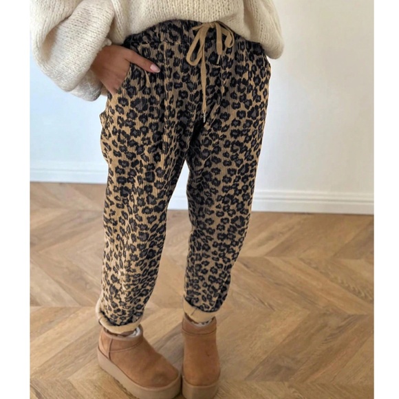 Cozy Leopard Print Stretchy Waist Pockets Jogger Pants - Picture 1 of 5